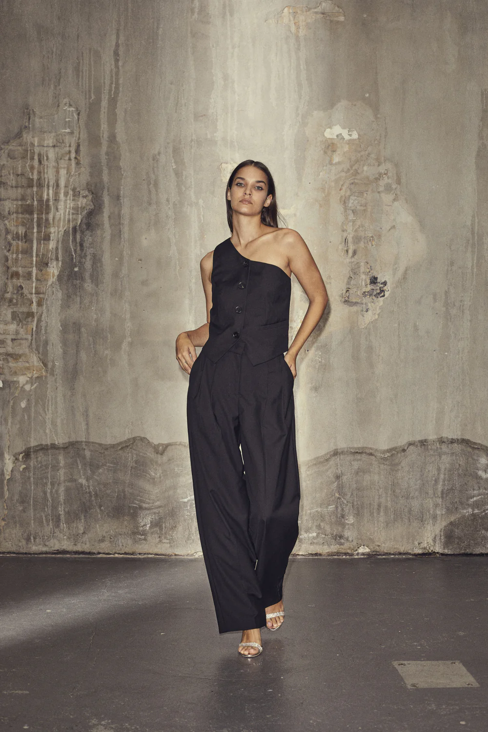 ALLIECC ASYM TAILOR VEST Black - Image 3