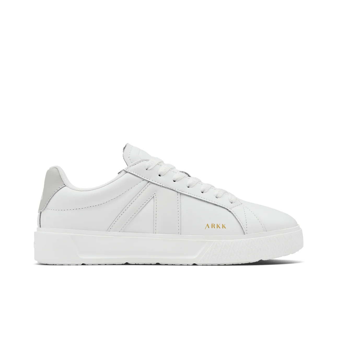 ESSENCE - WOMEN  White