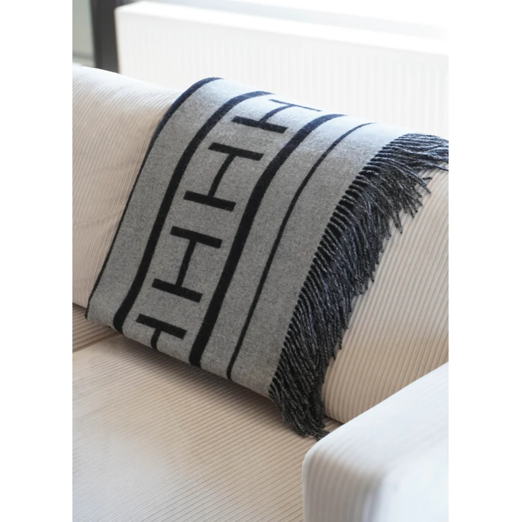 CANNES BLANKET  Black