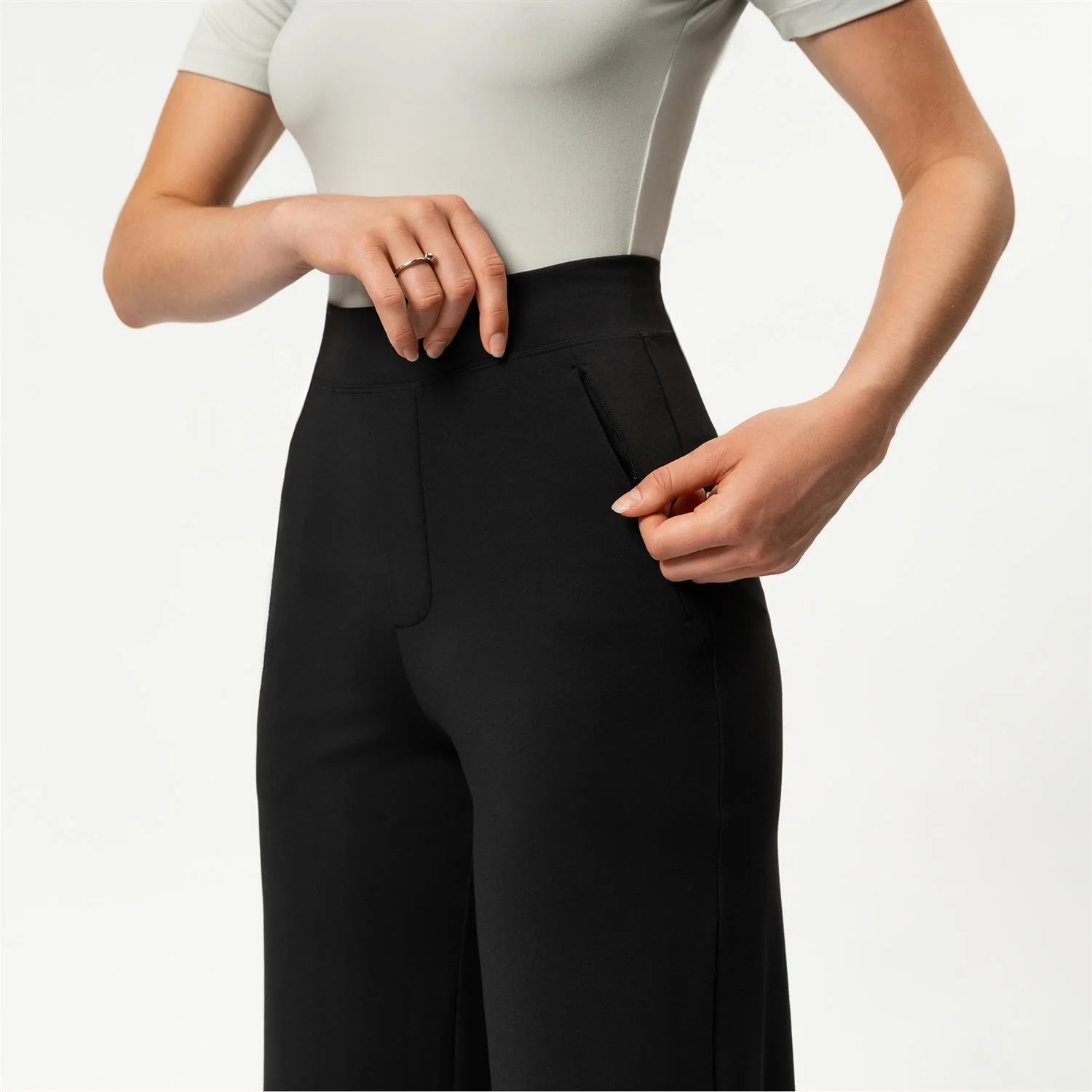 ASANA RELAXED STRAIGHT PANT  Black - Image 4