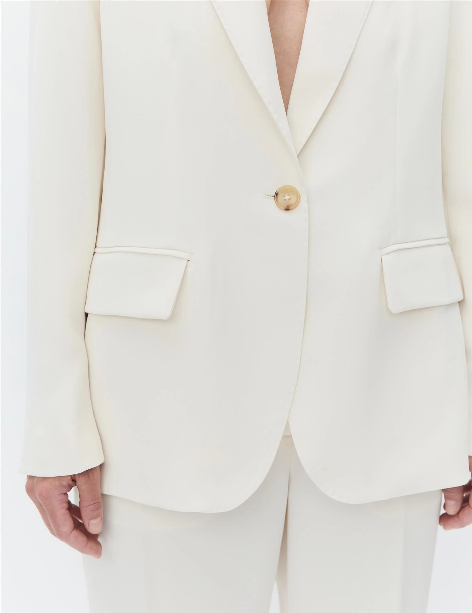 Hector  Ivory Shade - Image 4