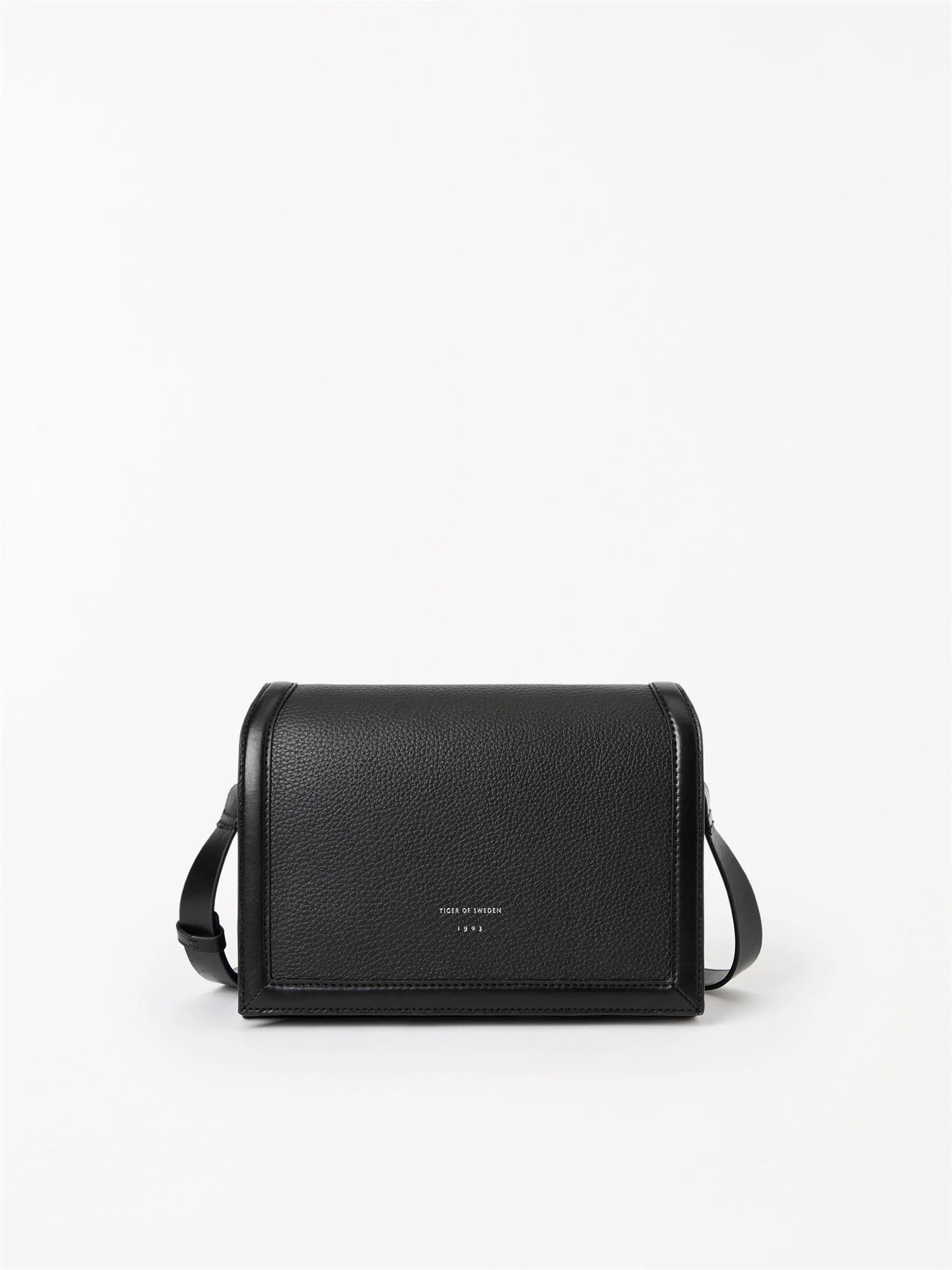 Sonti  Black
