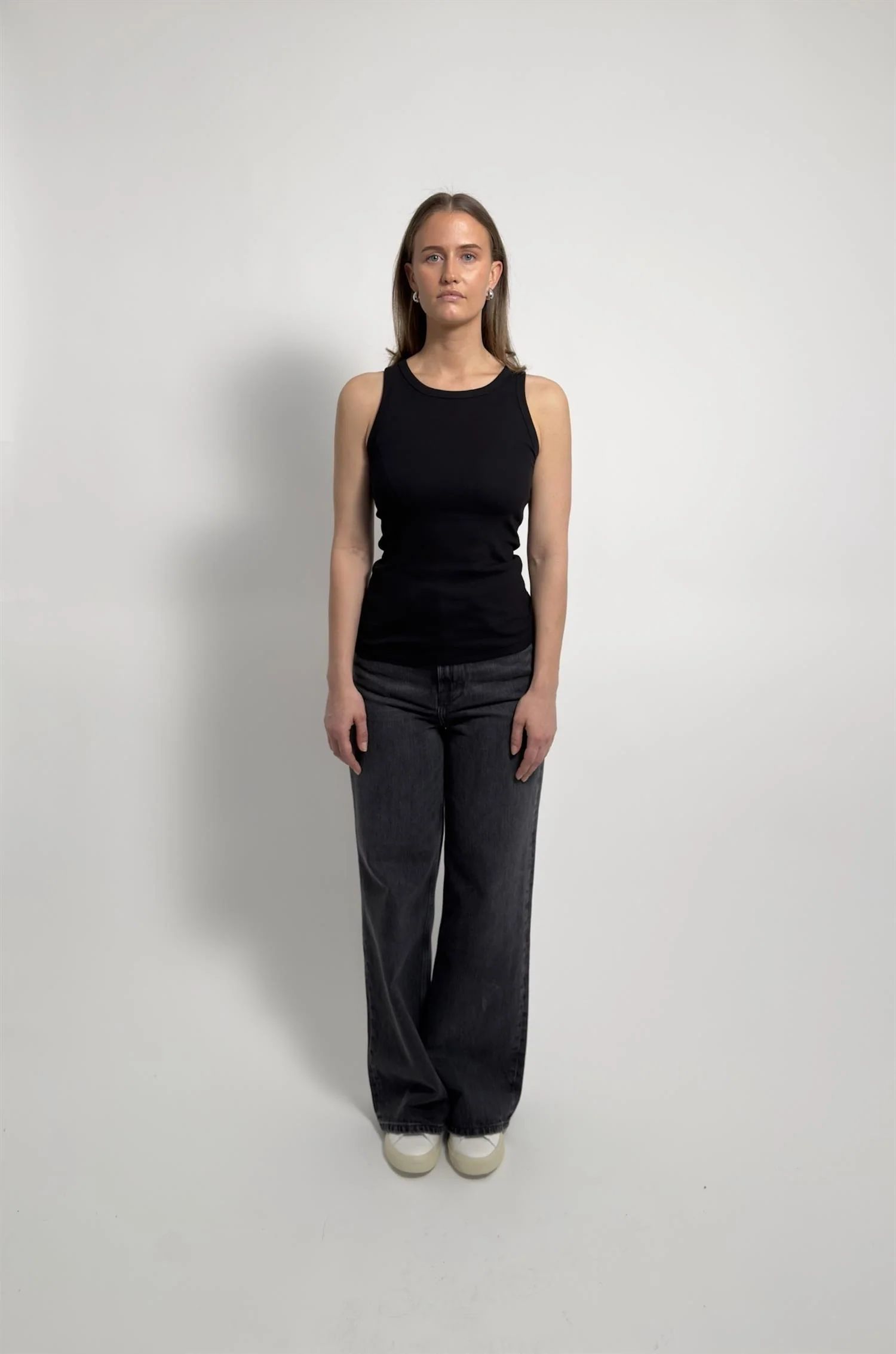 Alexo Tank Black - Image 5