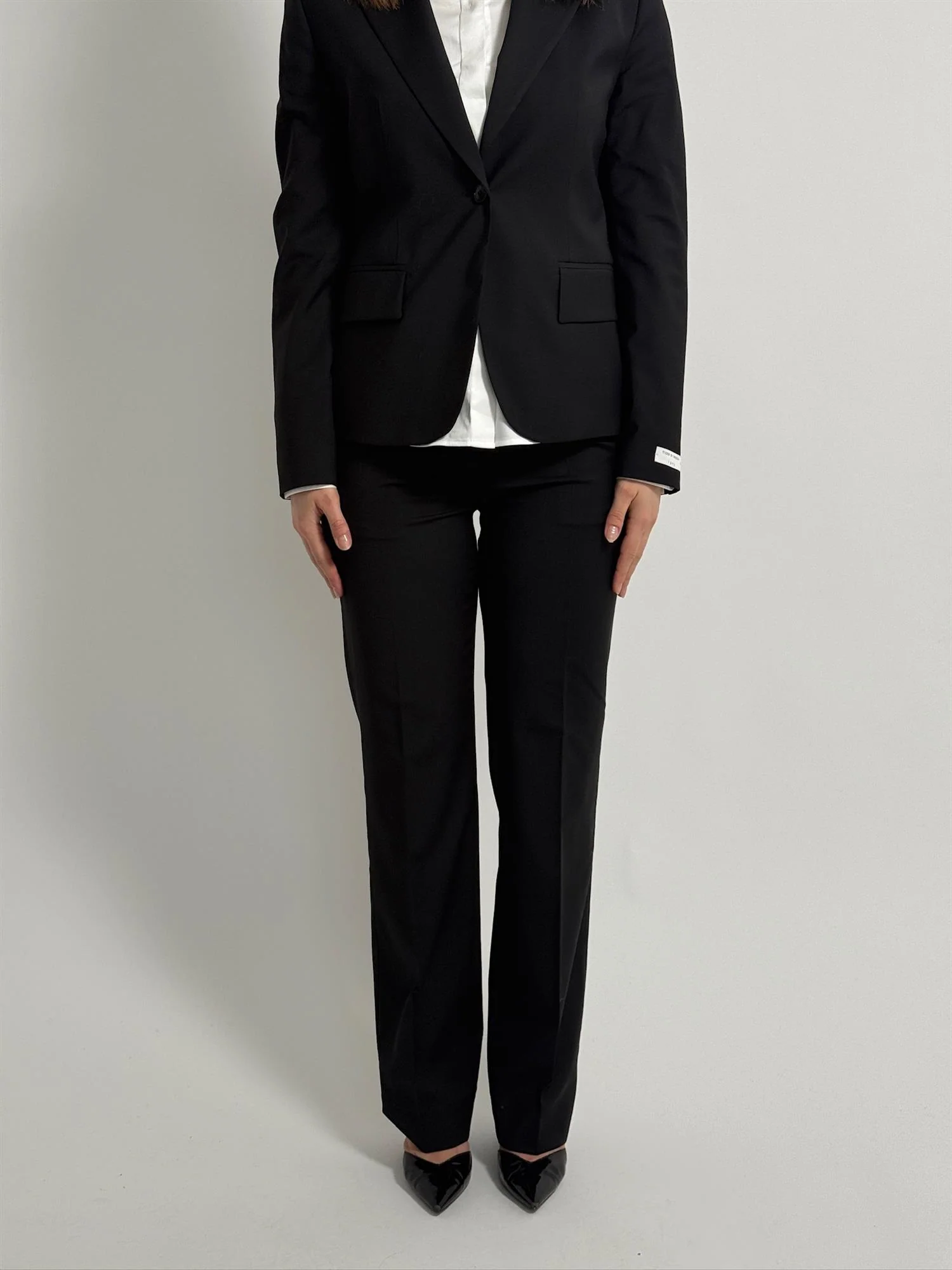 NOVE  Black