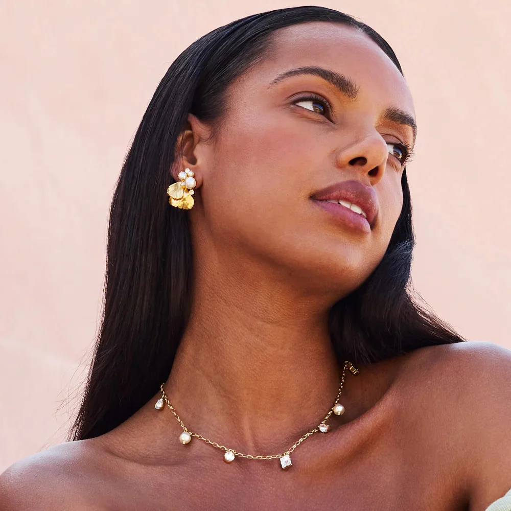 LUMI PEARL EARRINGSGOLD  Pearl / Crystal - Image 2