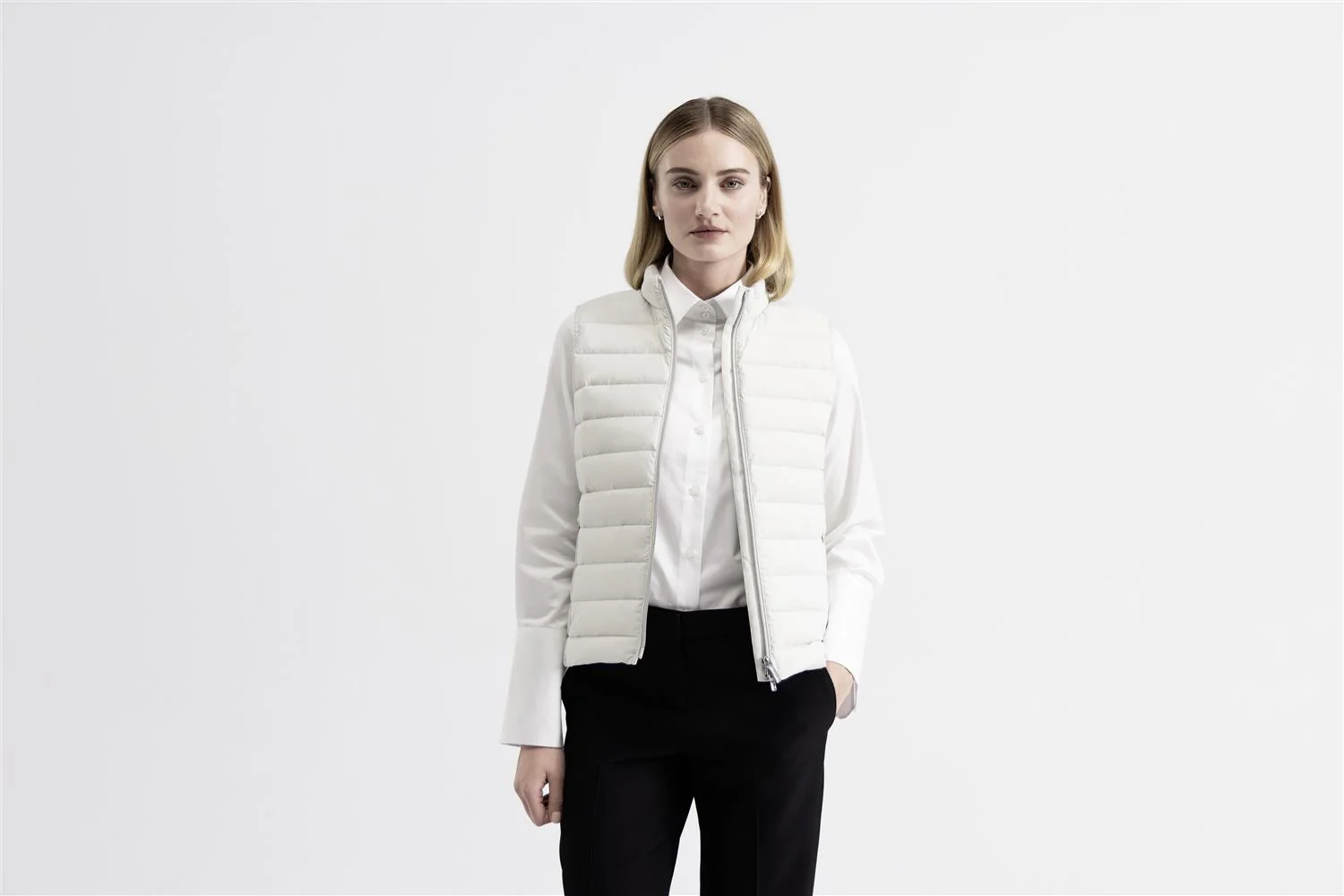 W Sirius Vest Chalk - Image 3
