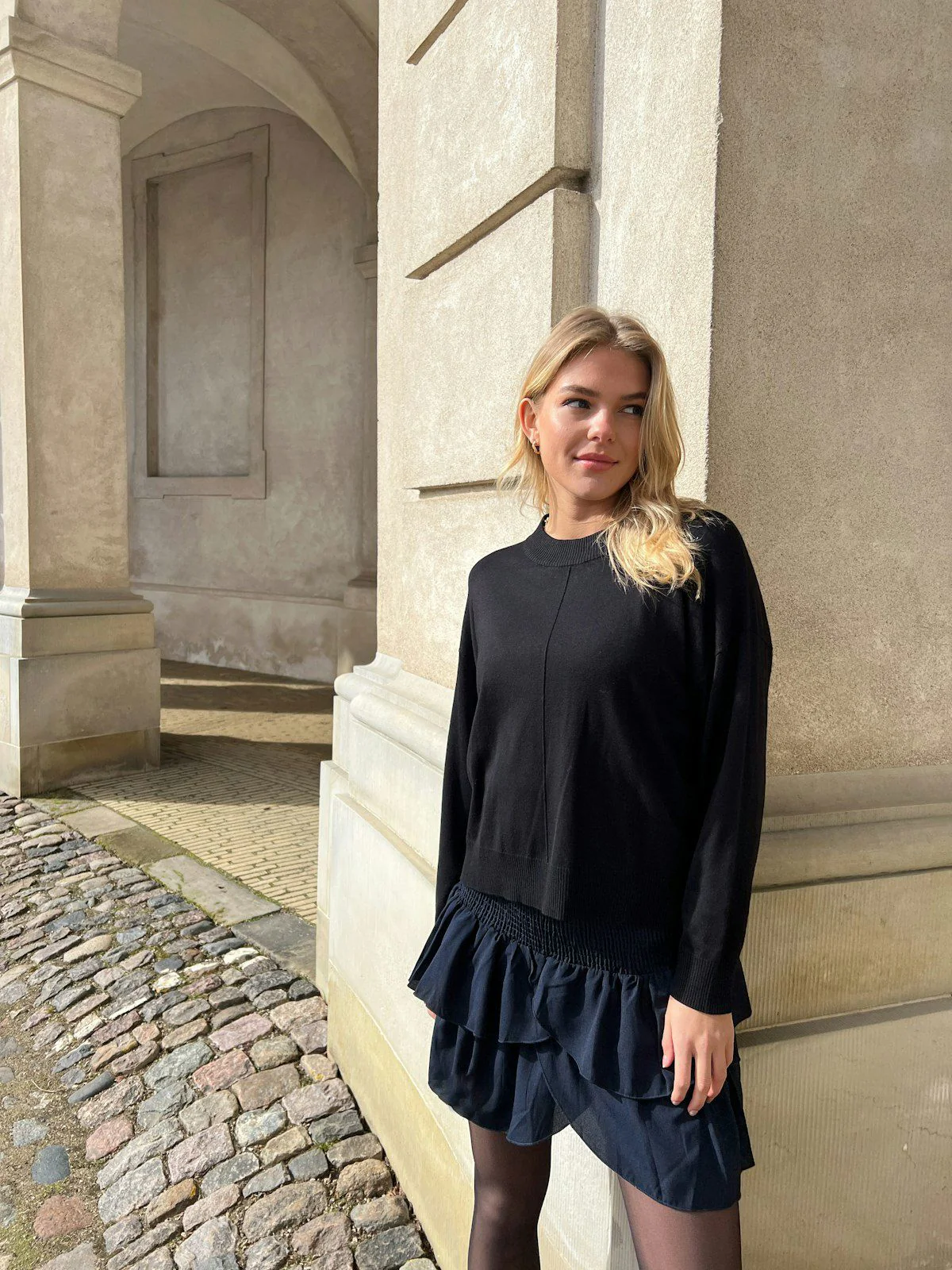 Carin R Skirt Navy - Image 4