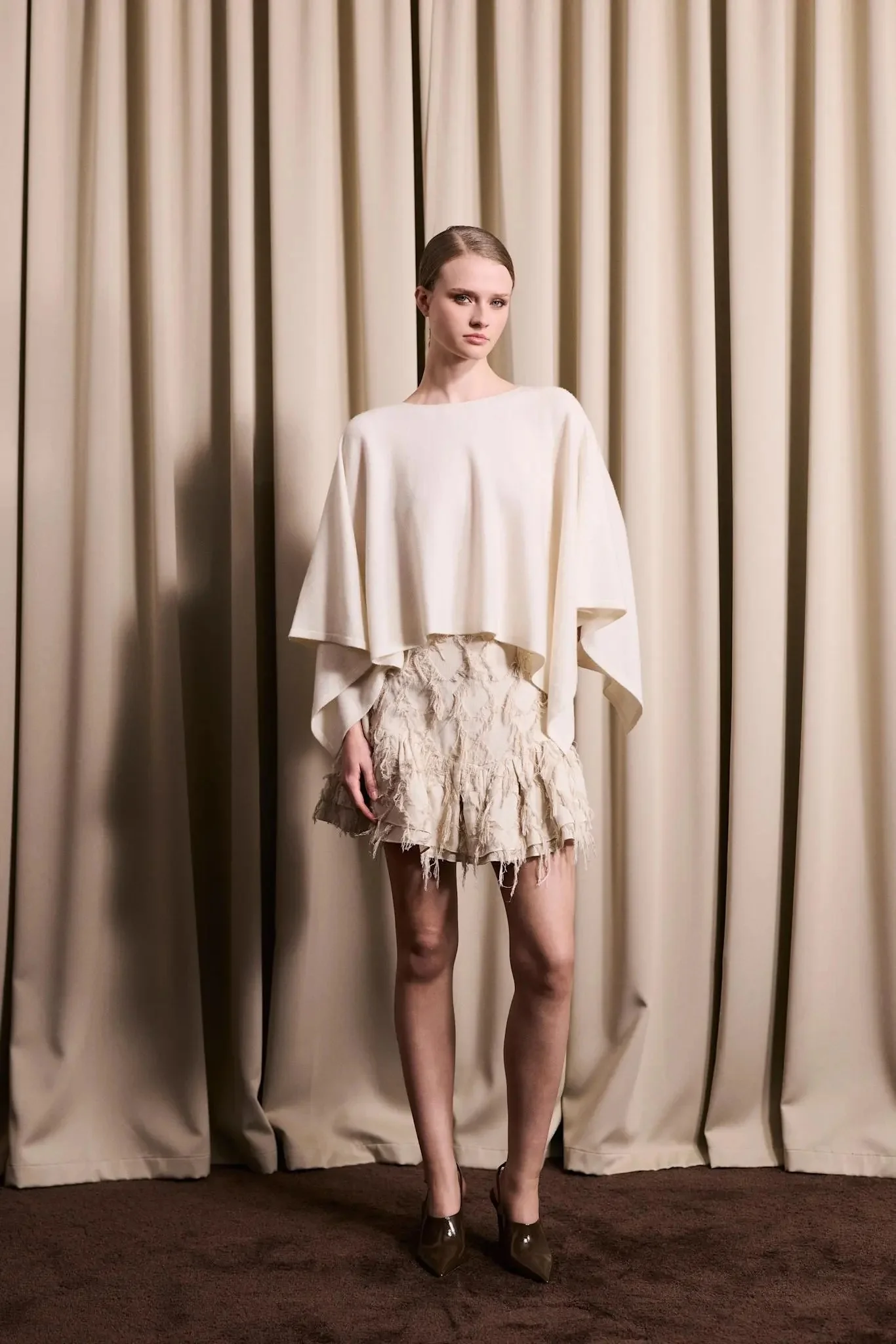 IBEN ENZO MERINO PONCHO  Ivory White - Image 4