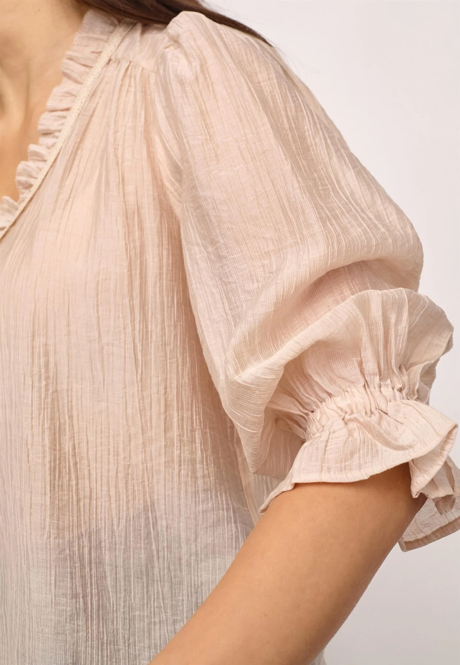 AviCC Lace SS V-Blouse  Mink - Image 5