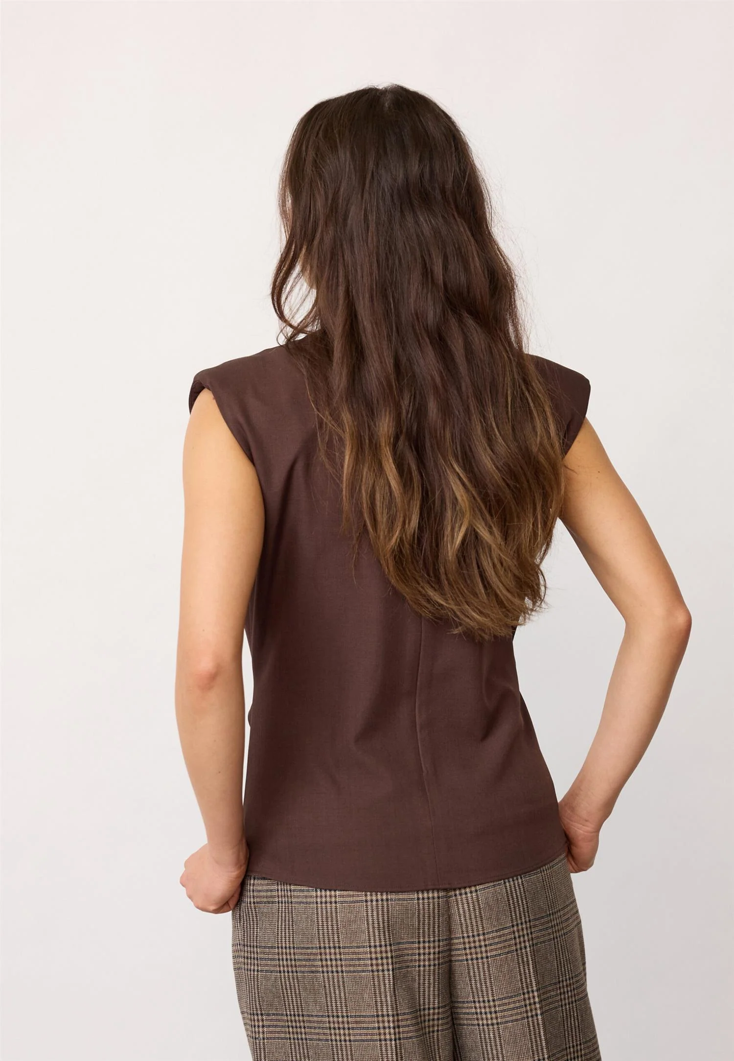 LunaCC Pleat Top  Dark Brown Melange - Image 4