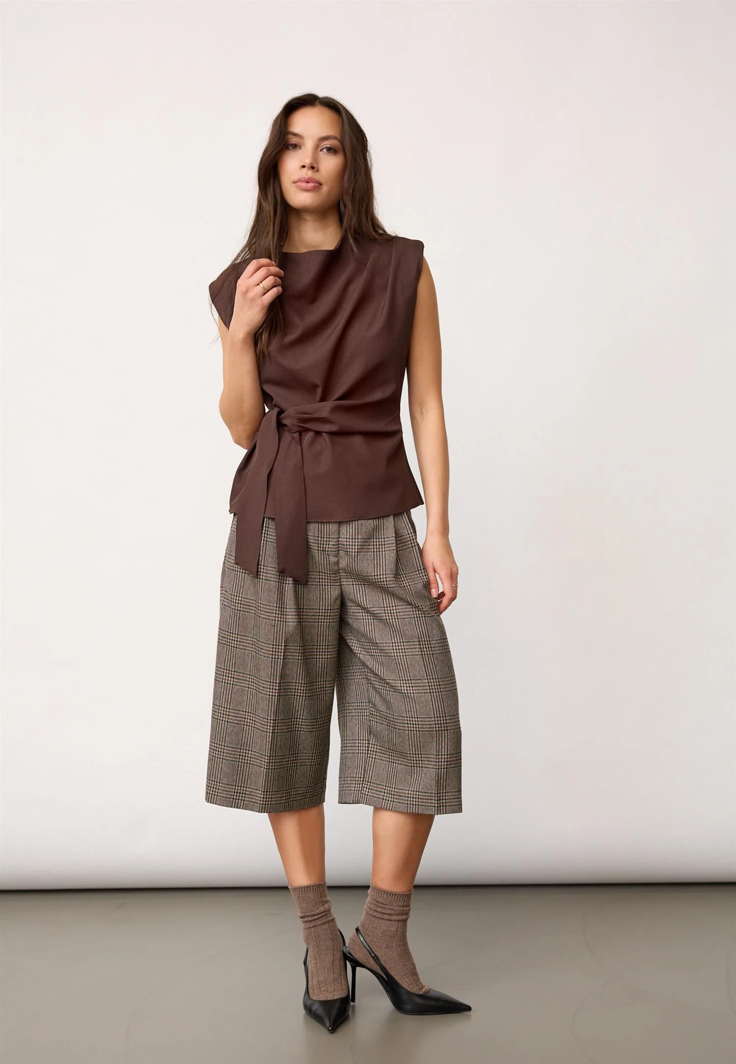 LunaCC Pleat Top  Dark Brown Melange - Image 6