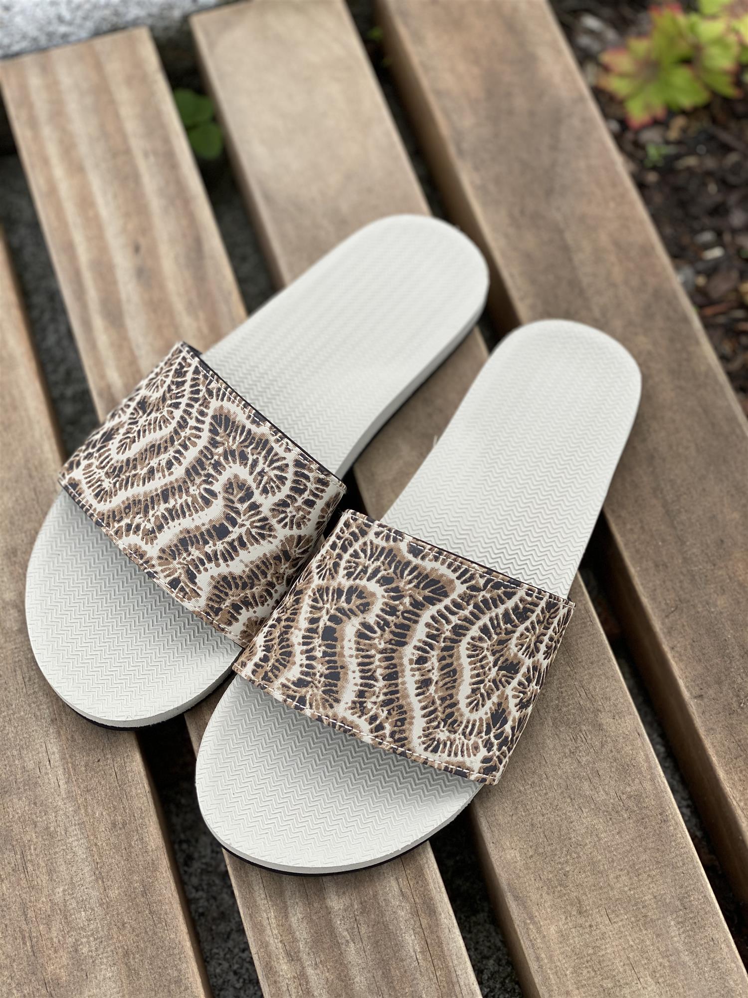 SLIDE TEXTURE  Leopard Coral On Sea Salt - Image 2