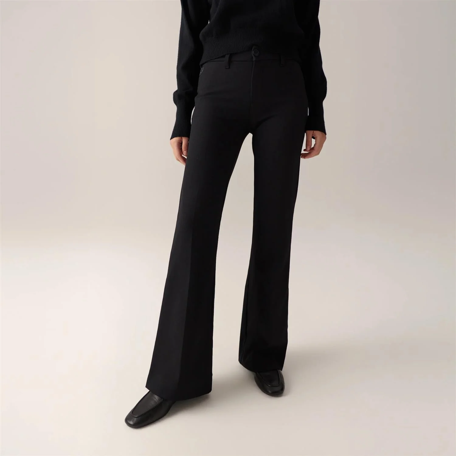 SILVIA SUPLE ROBLE WOOL  Black - Image 6