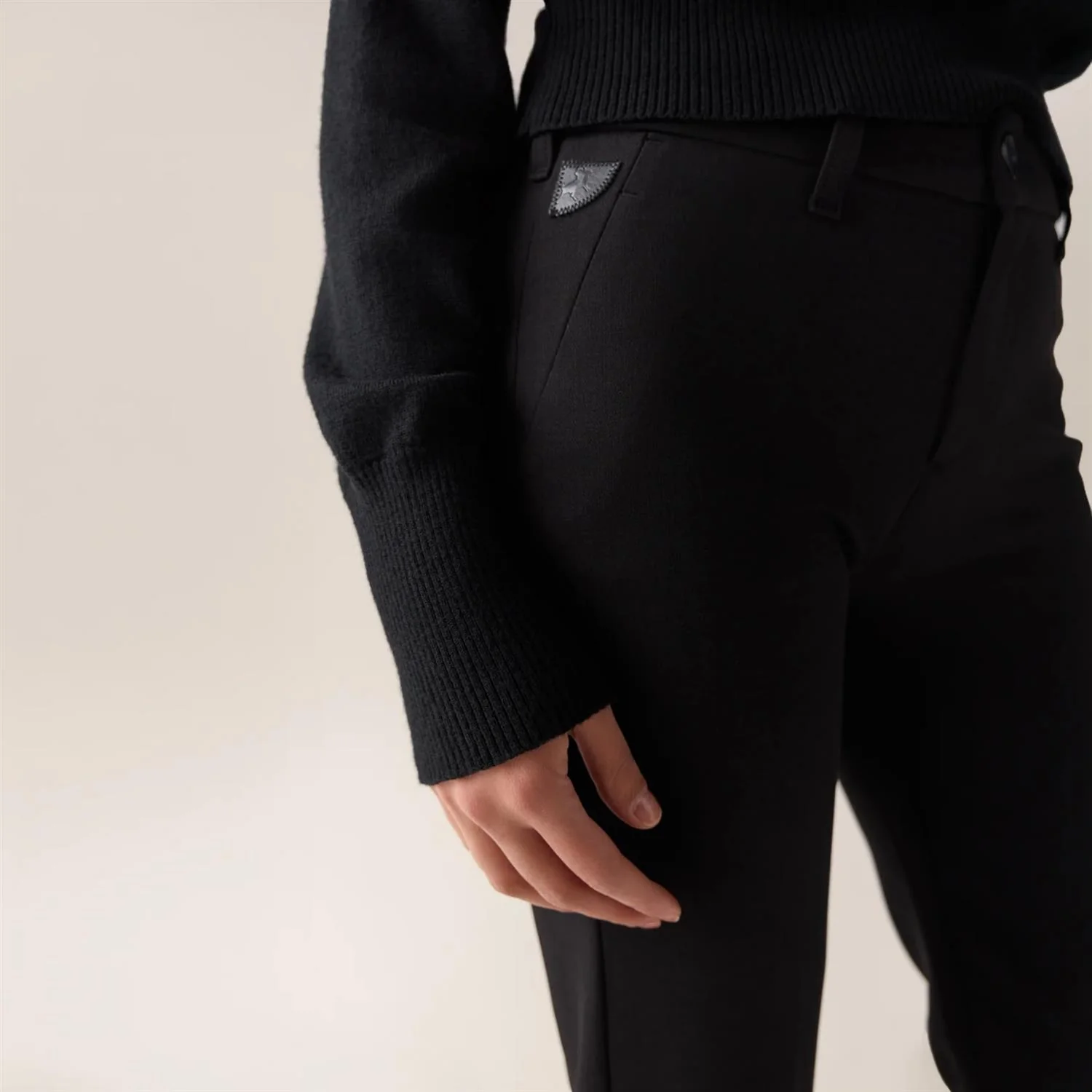 SILVIA SUPLE ROBLE WOOL  Black - Image 7