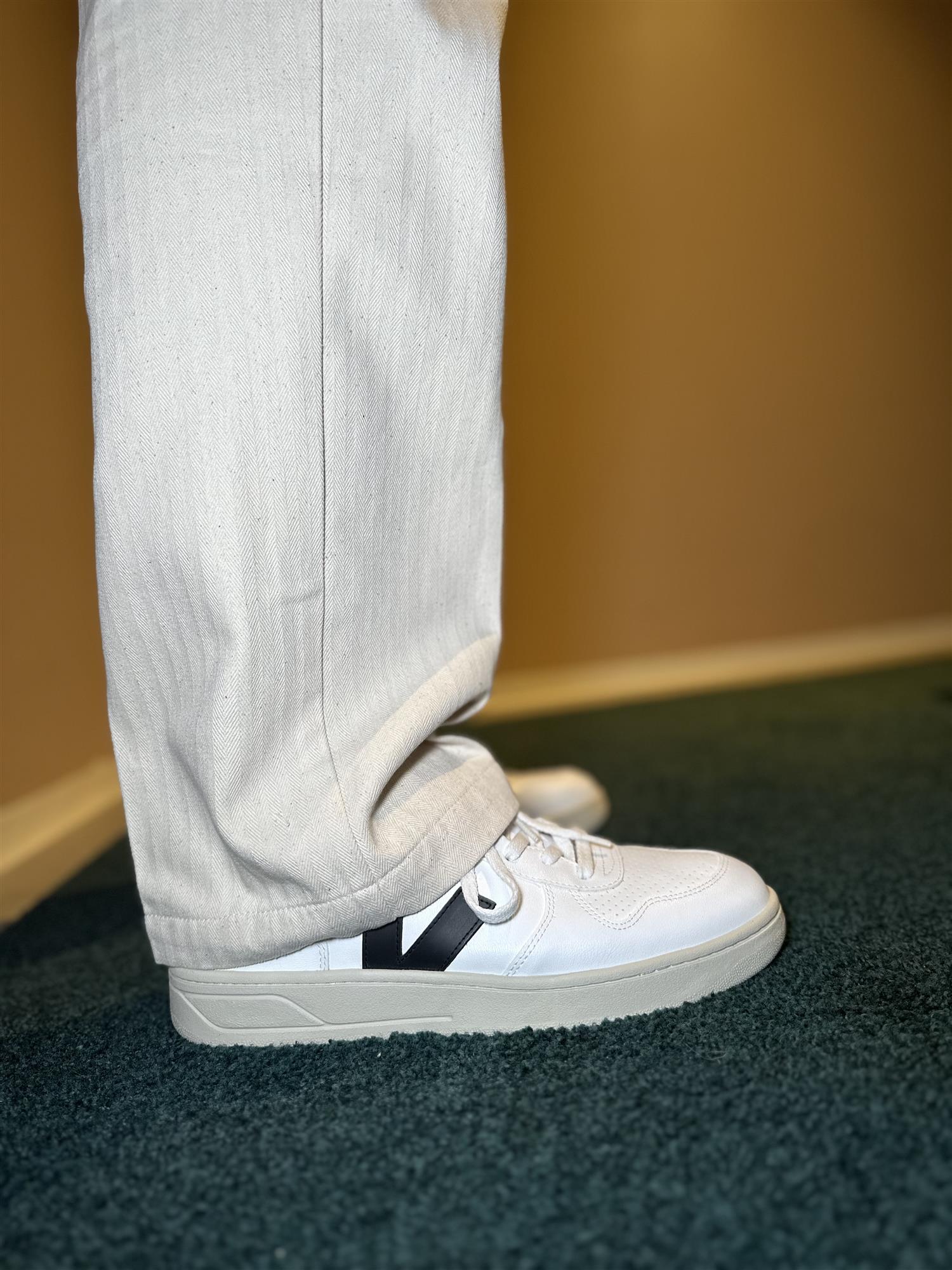 V-10 CWL Extra White/Black - Image 3
