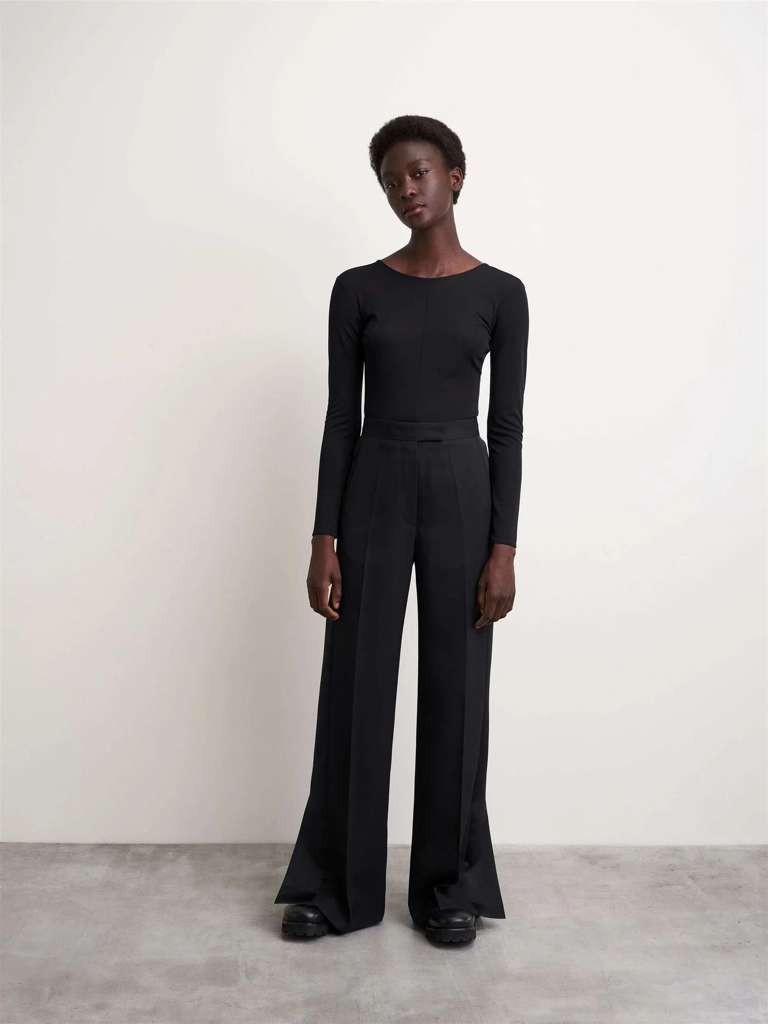 ELIZE  Black - Image 4