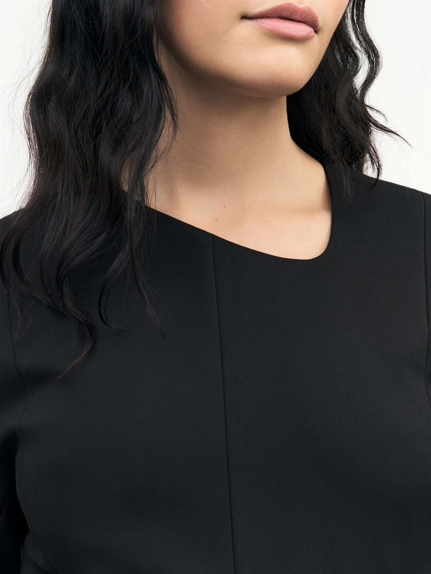 KLASIA  Black - Image 3