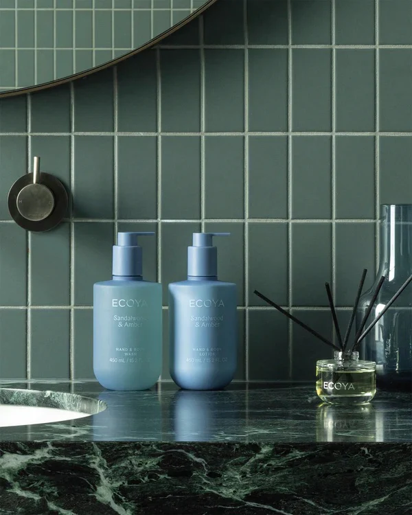 HAND & BODY LOTION  Sandalwood & Amber - Image 5